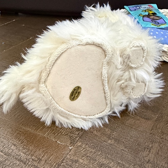 American Girl Coconut the Dog and Accessories - Picture 4 of 4